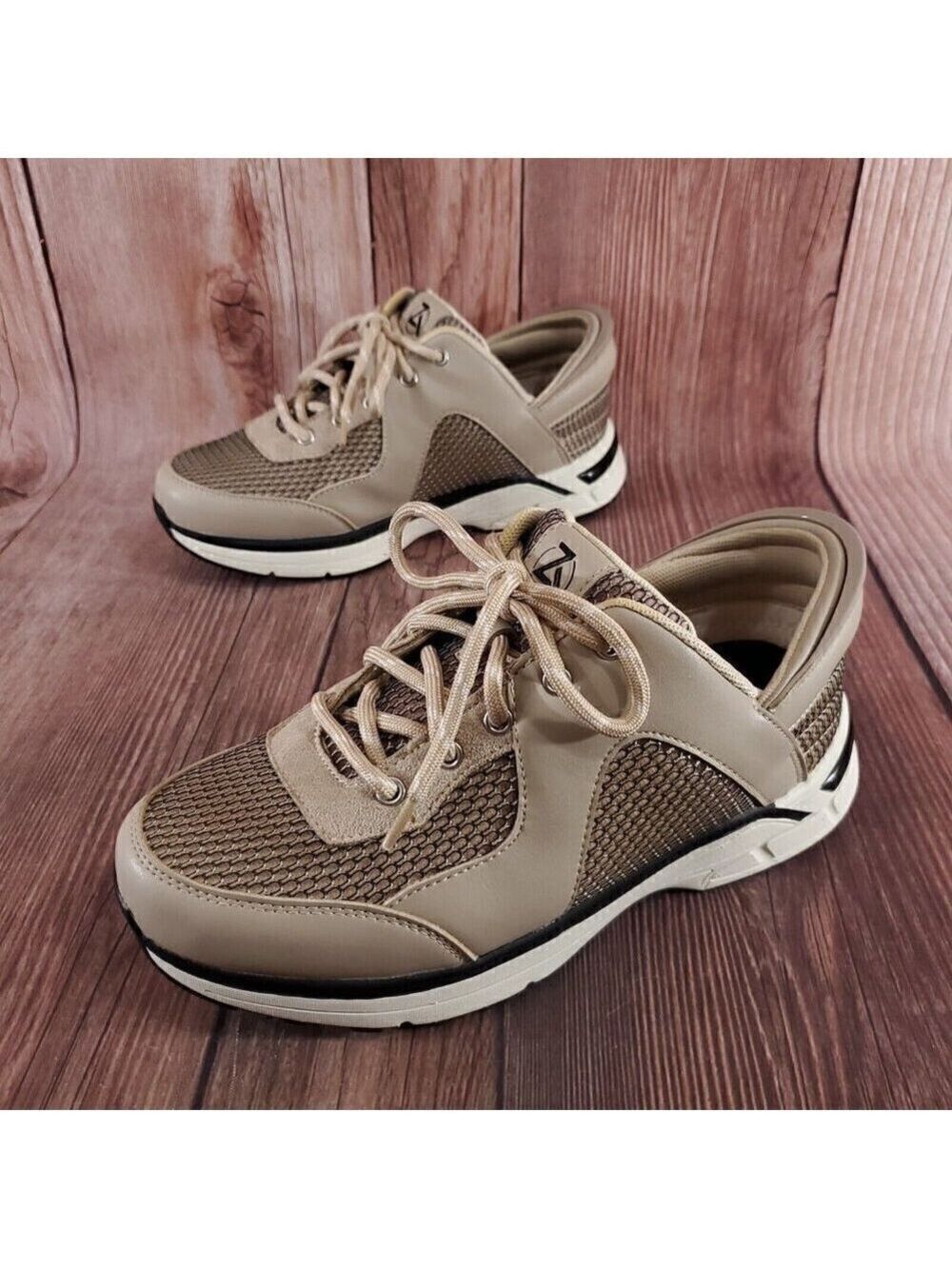 *READ* Zeba Mens Size 7 Wide Hands Free Beige Comfort Walking Slip On Shoes